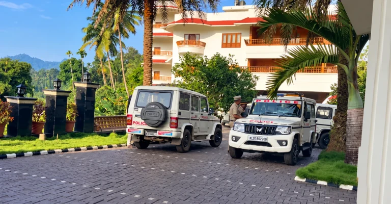 anto-augustine-wayanad-house-sbi-auction-benami-deal-lillykutty