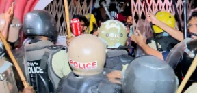 thiruvananthapuram-university-college-clash-police-lathi-charge-students-youth-congress