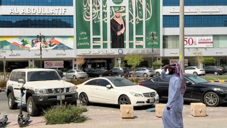 houthis-iran-saudi-arabia-conflict-2026-houthi-attacks-saudi-infrastructure-mohammed-bin-salman-vision-2030-us-iran-war-middle-east-tensions-red-sea-bab-el-mandeb-oil-investment-security