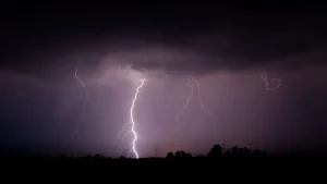 parassala-ksrtc-depot-lightning-strike-five-employees-injured